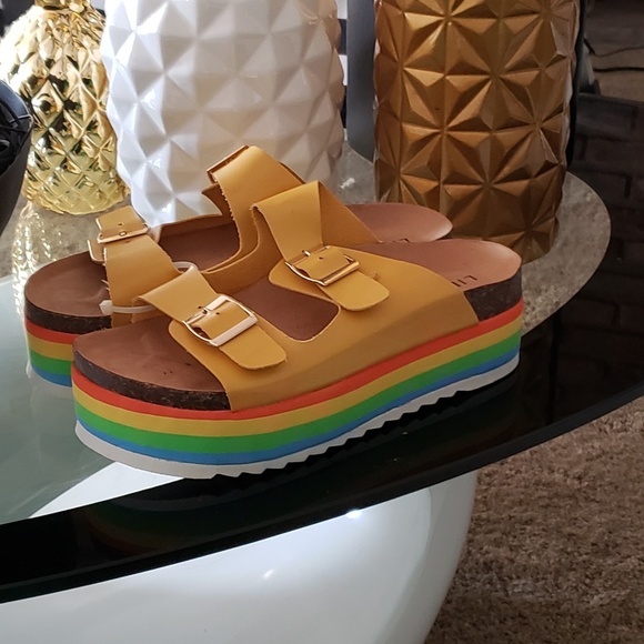 Sandals - Picture 4 of 6